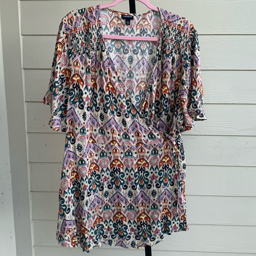 Torrid Top Ikat Print Gauze Smocked Surplice Blouse Shirt Plus Size 3X - Picture 2 of 9